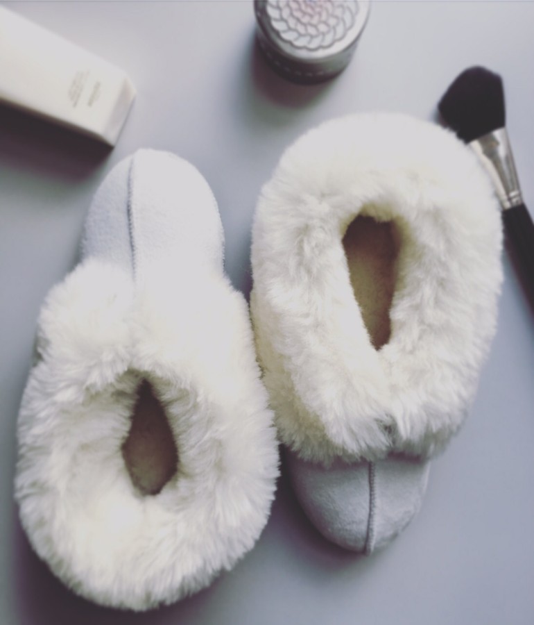 LuLu Snow Queen fur slippers