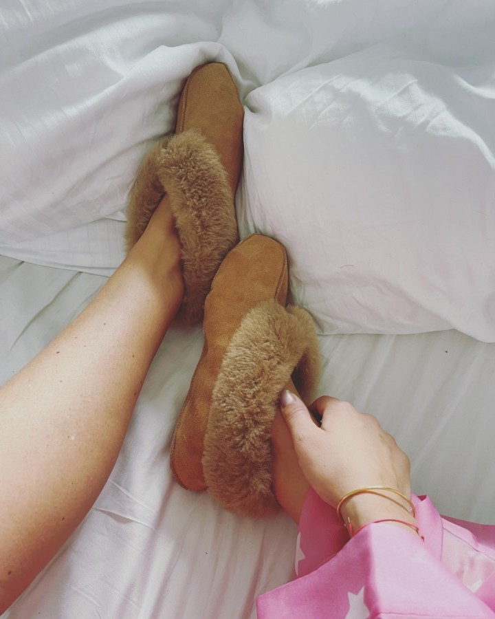 LuLu Caramel Queen fur slippers